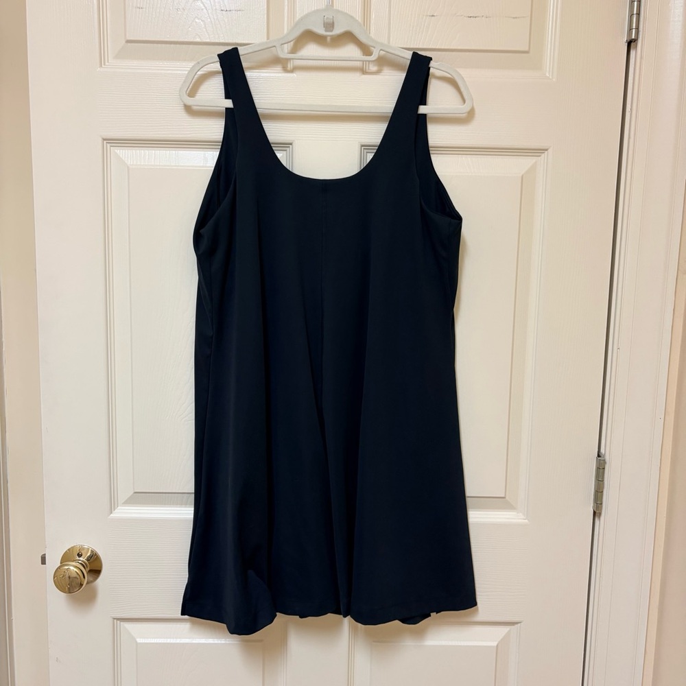 Old Navy Women's Active Powersoft Tennis dress with built in bra and shorts XL - Picture 4 of 4